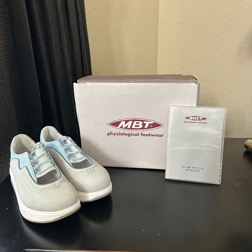 MBT Physiological footwear .Size 8.5 . NWT